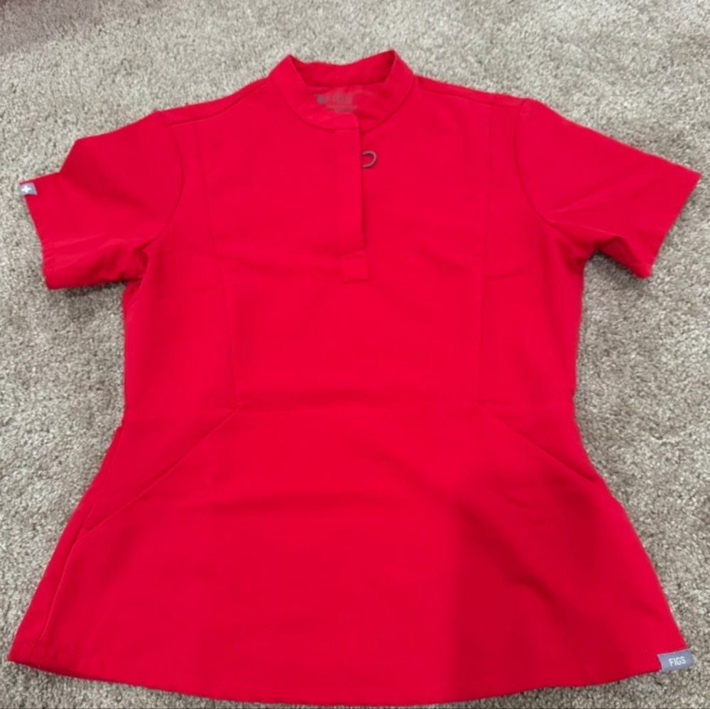 Figs Women's Insiza Slim Red Top
